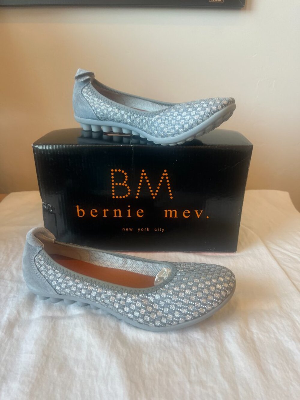 Bernie Mev Women's Hazel Silver Grey Shoe, size 7
